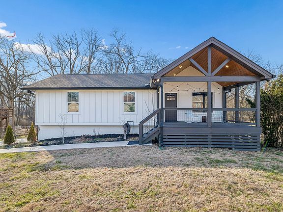 2nd image of 265 N Wessington Pl