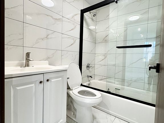 4th image of 1595 W 9th St #4C