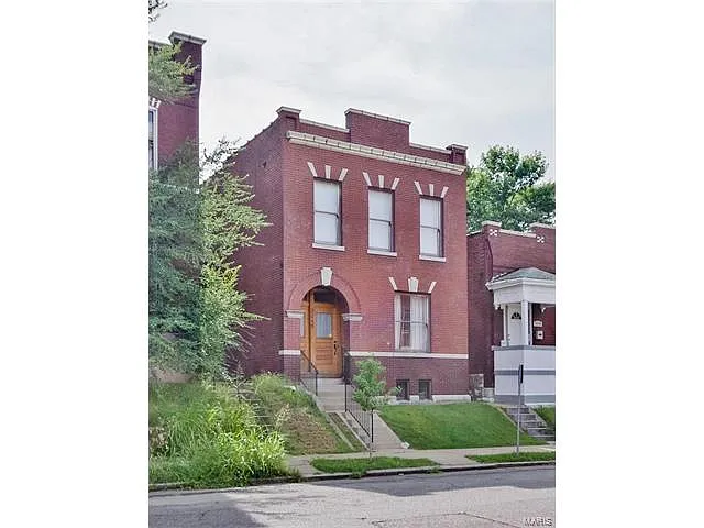 3246 Michigan Ave photo 1