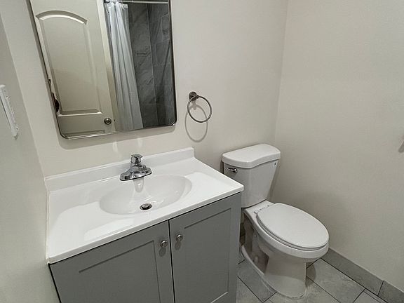 2nd image of 1517 Acacia #A