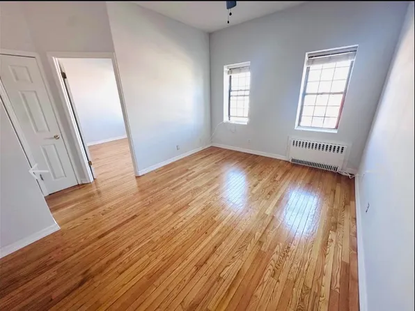 890 W Beech St APT 2F, Long Beach, NY 11561