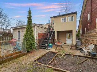 2037 Davenport Rd #1A, Toronto, ON M6N 1C5