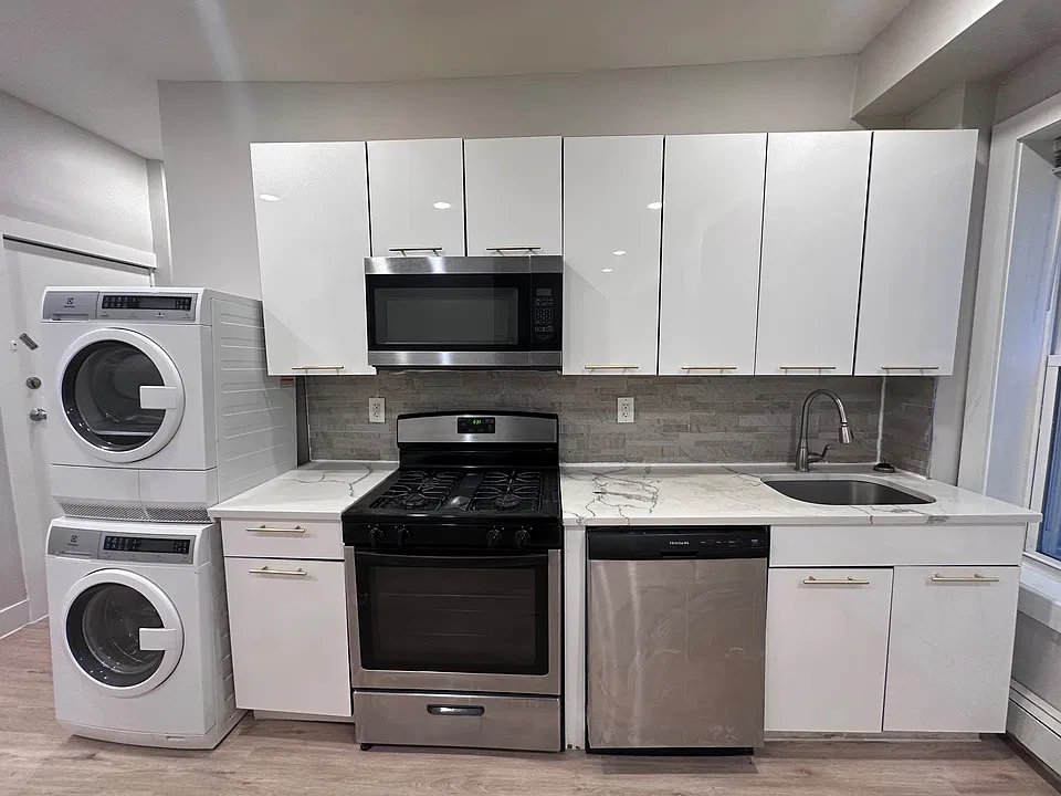234 Jewett Ave #1A-1