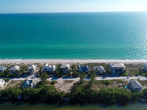 5th image of 124 S Gulf Blvd
