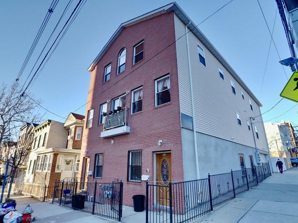 52 Paterson St #2