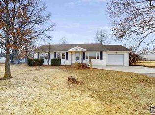 821 SW 93rd St, Wakarusa, KS 66546