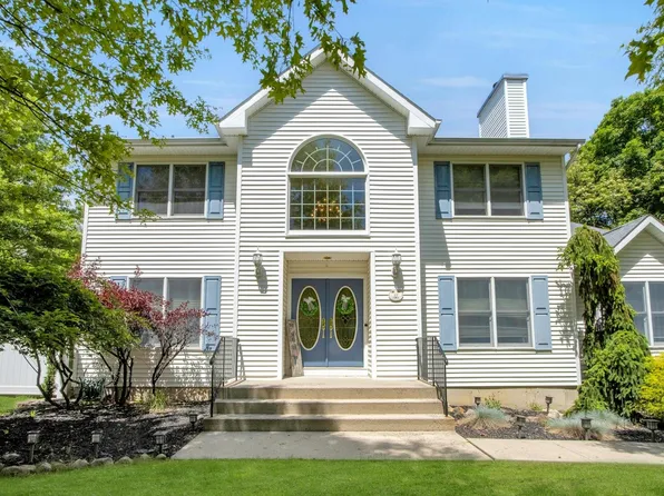 17 Viohl Way, Garnerville, NY 10923