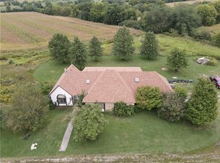 18523 County Line Rd, Smithville, MO 64089