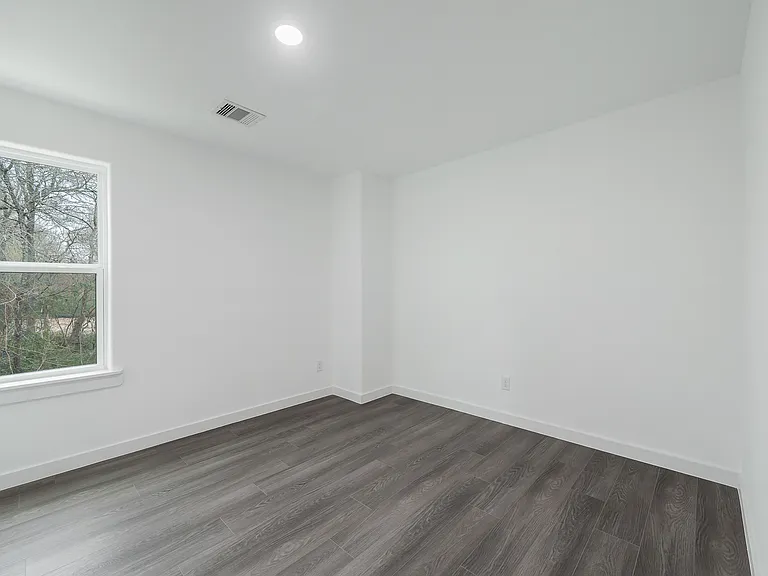 7413 Shotwell St #B — Photo 14