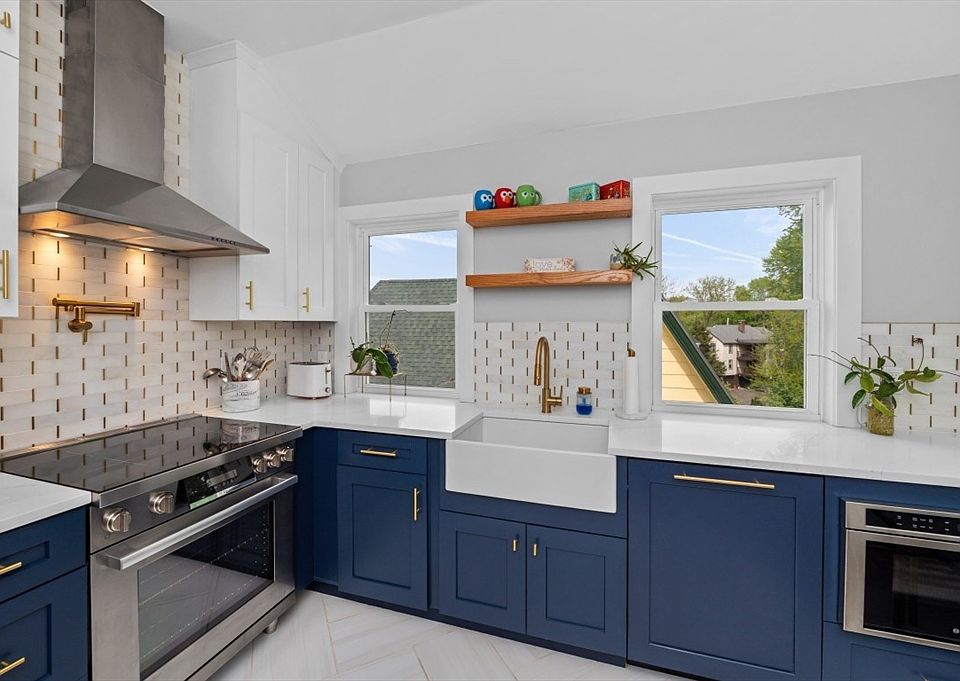 1st image of 139 Florence St #139