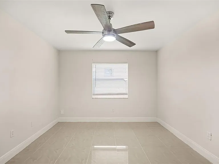 948 Ocala Woods Ln — Photo 11