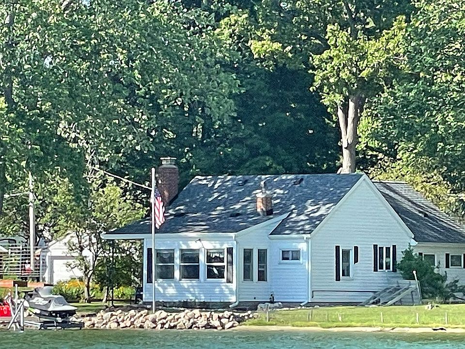 1st image of 60620 Wallman Dr