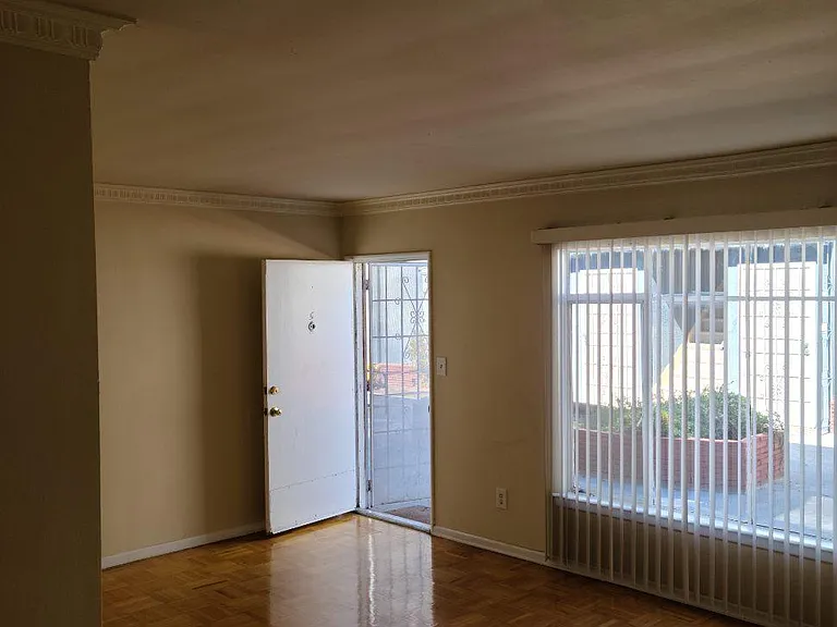 1741 N Kingsley Dr #5 — Photo 3