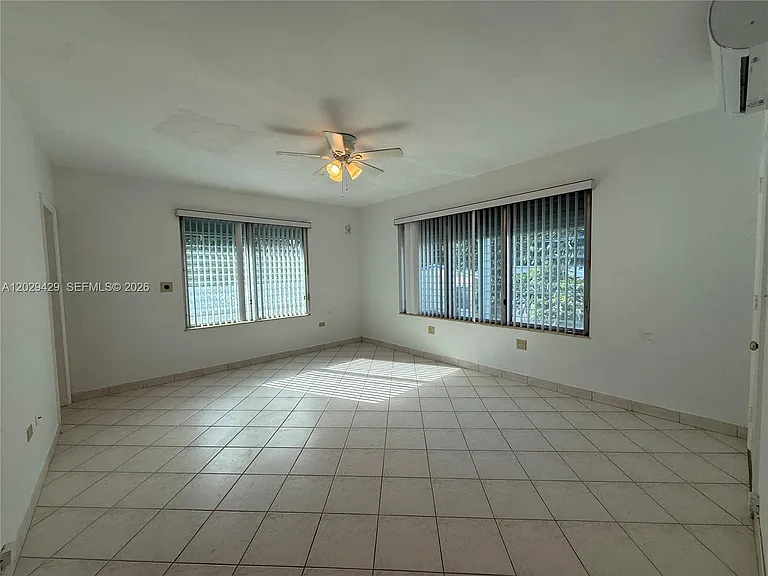 10178 Collins Ave #107 — Photo 13