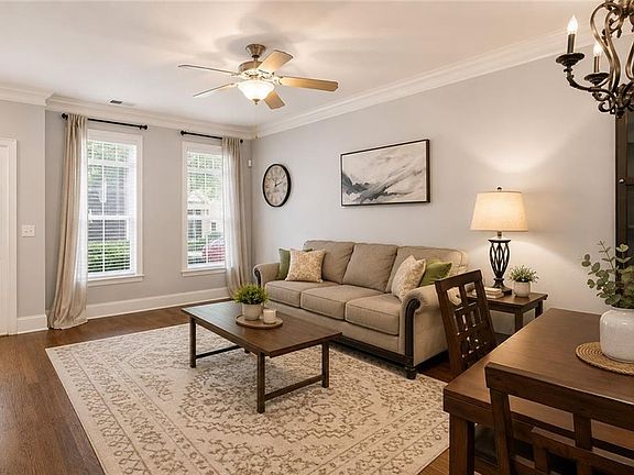 4th image of 1147 NE Glenridge Pl