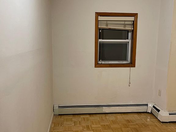 4th image of 305 Valley Brook Ave