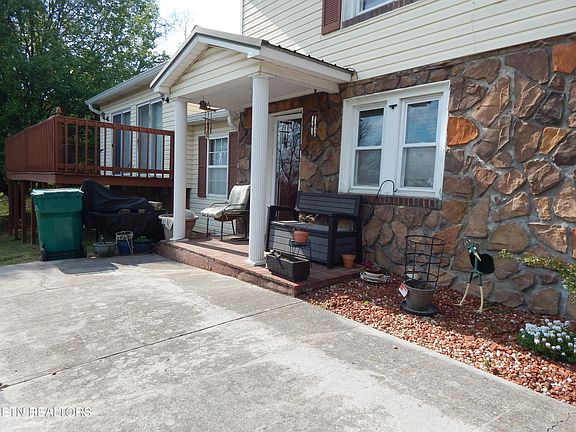 3rd image of 1507 Paramount Rd