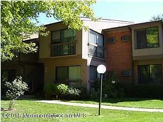 82 Manchester Ct photo 1