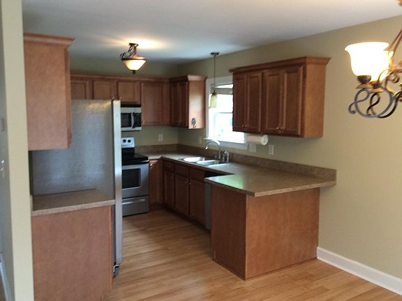 2nd image of 220 John Ave #220