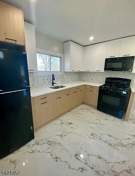 1st image of 323 Rutherford Ave #B