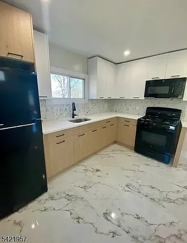 323 Rutherford Ave Photo 1