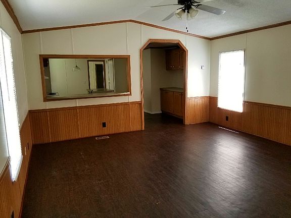 2nd image of 5800 Leedale St Trailer 3