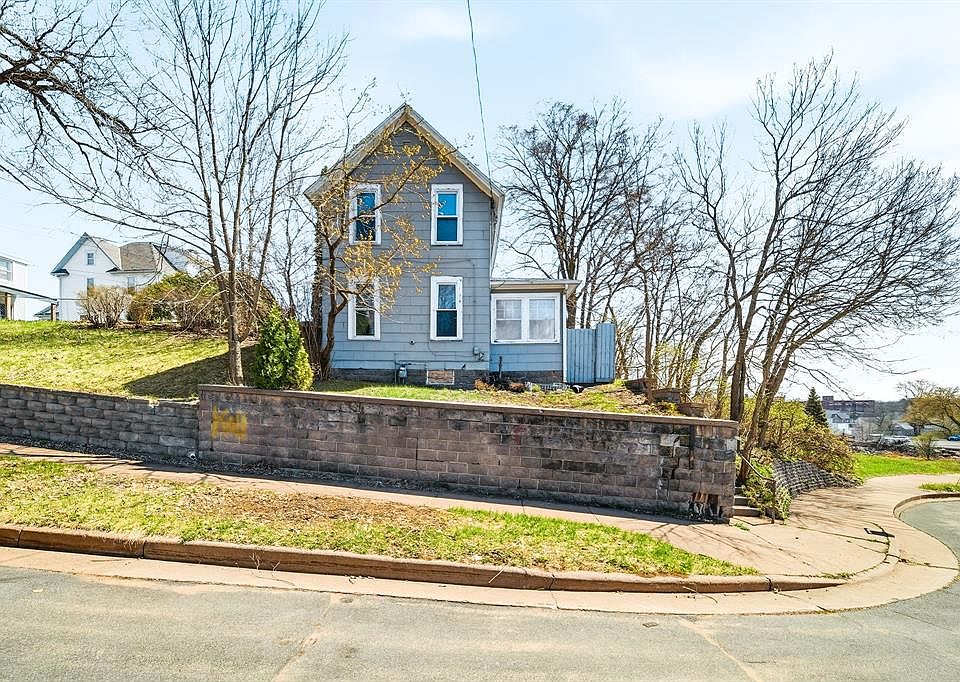 1st image of 415 Dewey Street