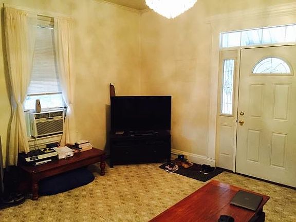 5th image of 218 Alwine Ave #A