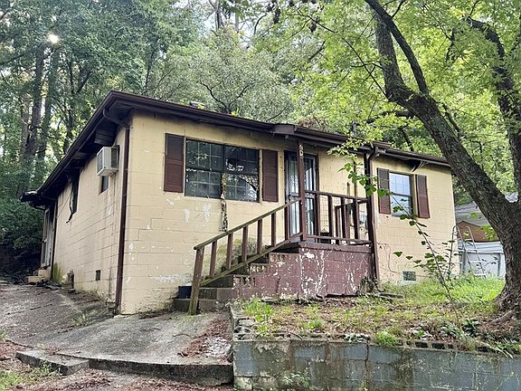 2nd image of 204 N Bogle St