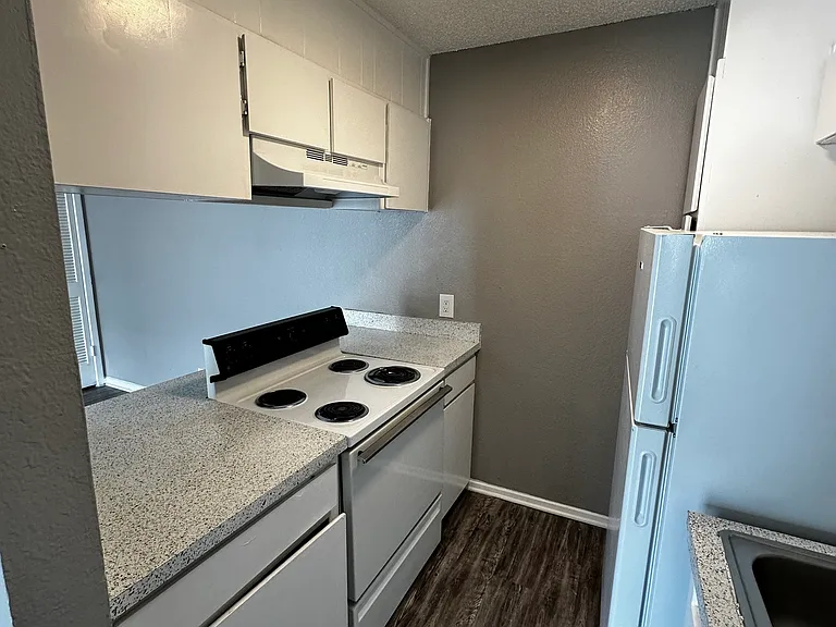 Saddle Ridge Apartments — Photo 21