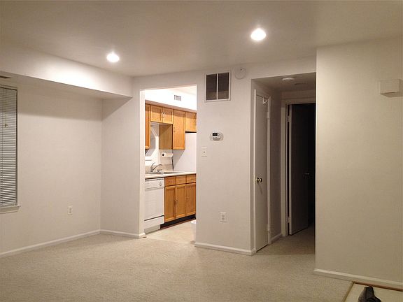 5th image of 2592 S Arlington Mill Dr #1