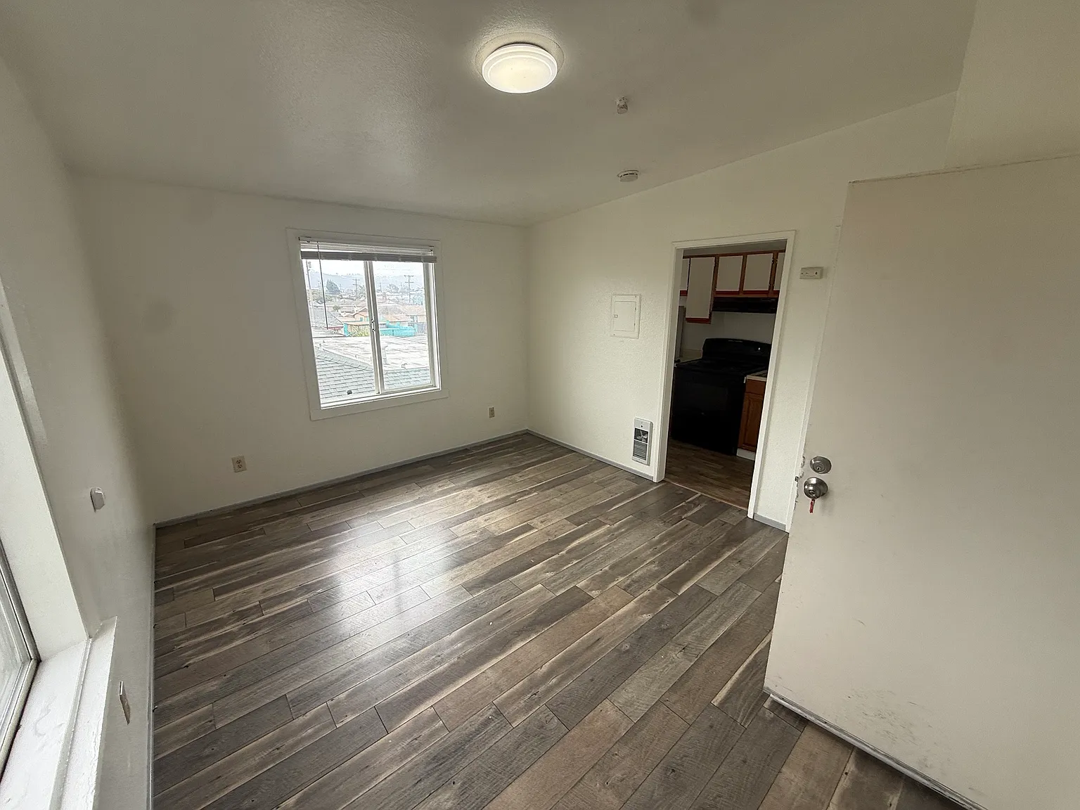 Studio, 450 sqft, $1,595 — Photo 2