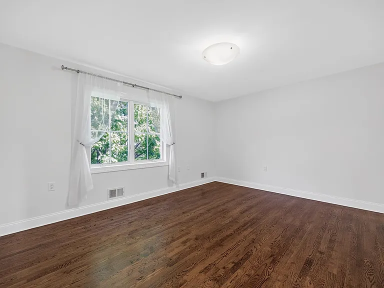 200 Laird Ave #204 — Photo 11