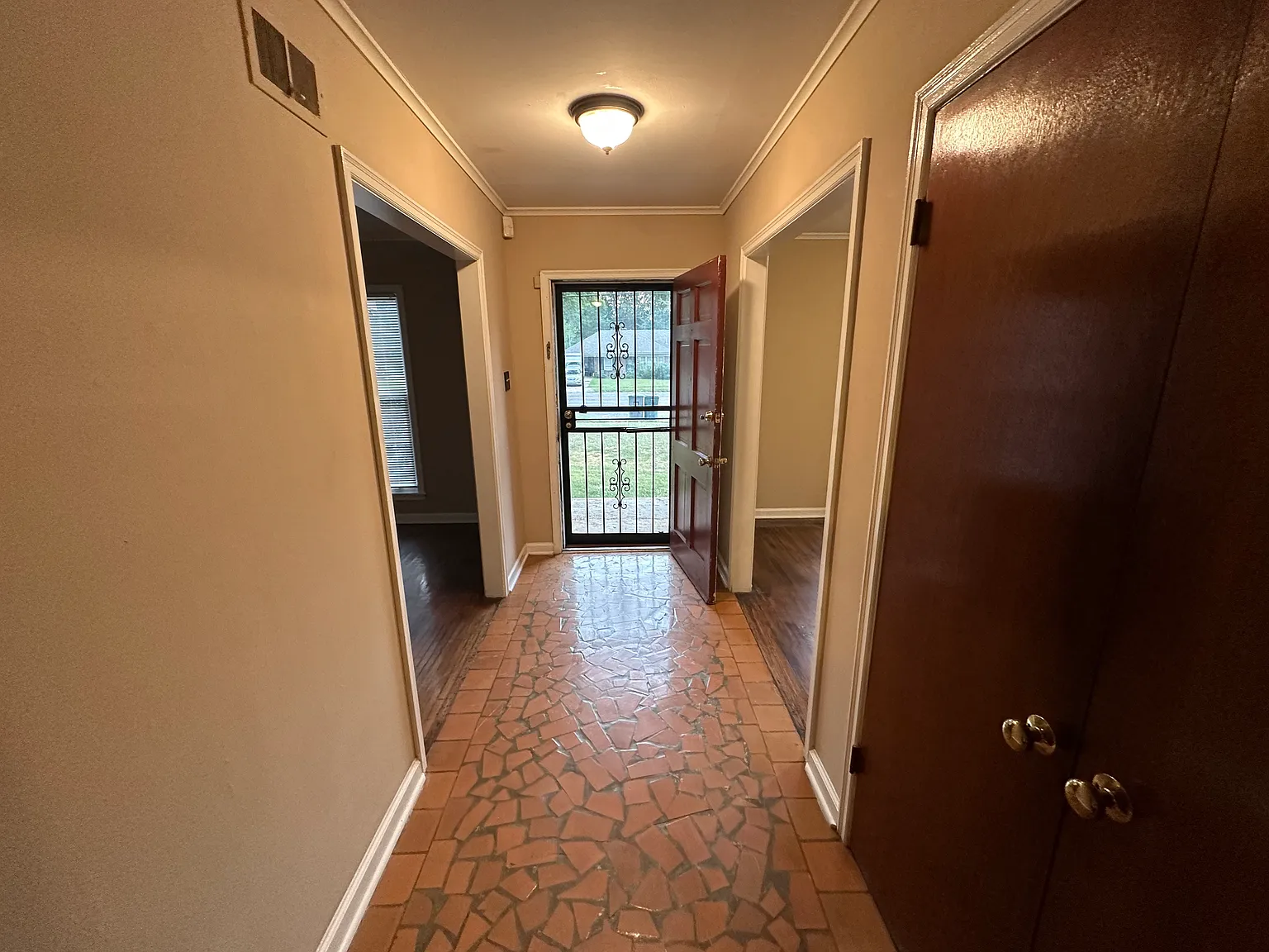 3 bed, 1.5 bath, 1530 sqft, $1,695 — Photo 2