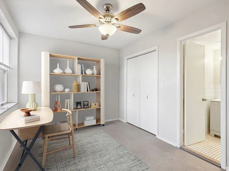 Embassy House Apartments — Photo 35