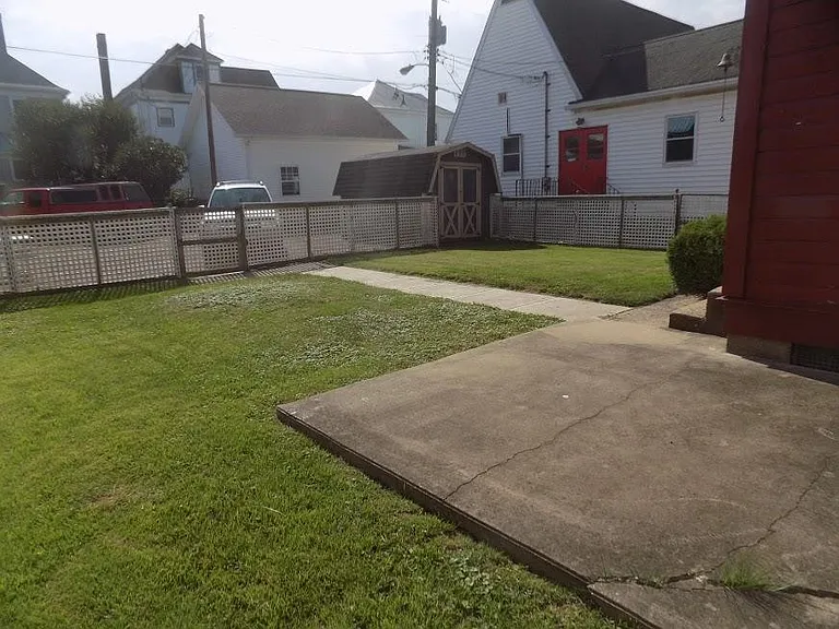 455 Maple Ave — Photo 6