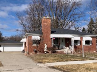 9345 Virginia St, Livonia, MI 48150