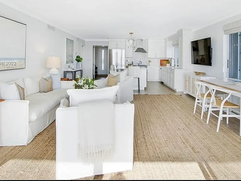 350 Beach Rd #401 — Photo 16