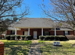 142 Westline Rd, Wake Village, TX 75501