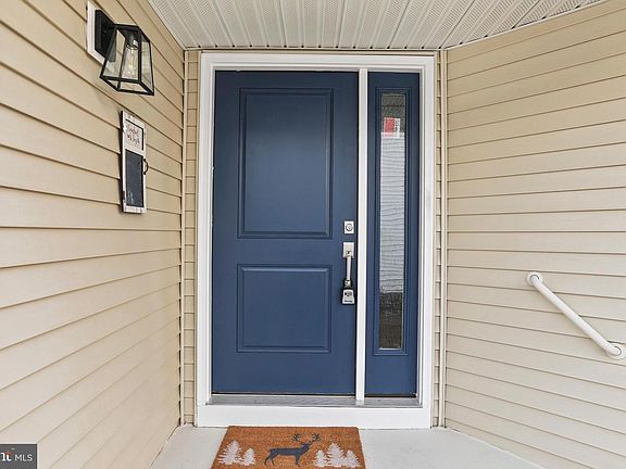 3rd image of 12 Trent Dr