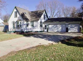 902 N 12th St, Estherville, IA 51334
