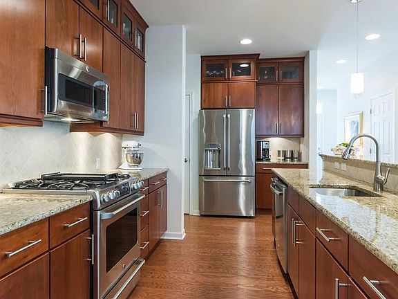 5th image of 35113 Roebuck Ln
