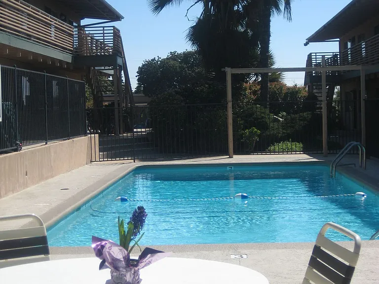 Desert Spa Apartments — Photo 12