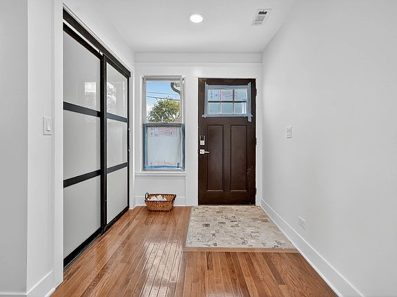 3rd image of 42362 N Poplar St