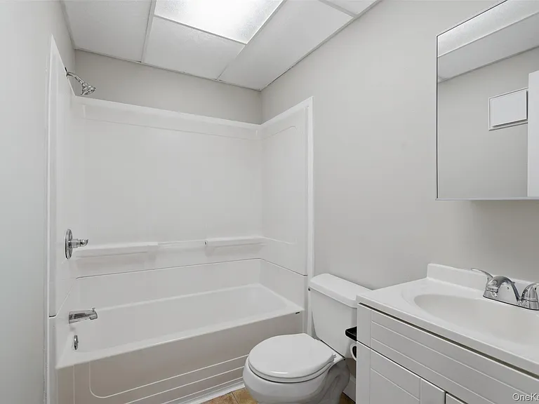 614 Fox Run Ln #614 — Photo 12