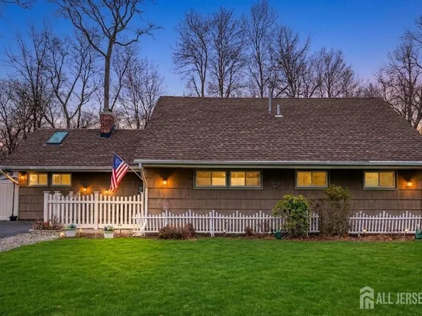 138 Woodland Rd, Piscataway, NJ 08854