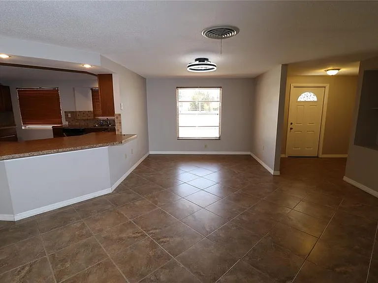 5182 Wilton Ct — Photo 2