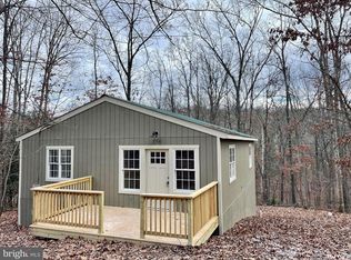 156 Ravens Foot Ln, Hedgesville, WV 25427