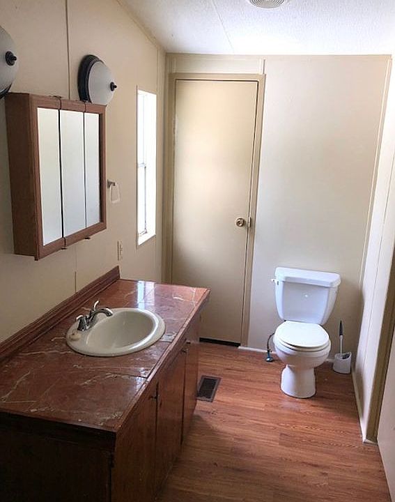 1st image of 401 Hickory St