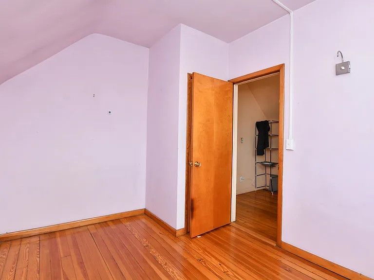 241 Maple St — Photo 19